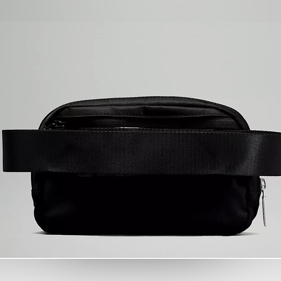 😍Lululemon Everywhere Belt Bag 1L water repellent NWT - Picture 3 of 6